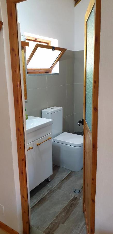 Bujtina Peshtan Guesthouse&Camping Tepelene Eksteriør billede