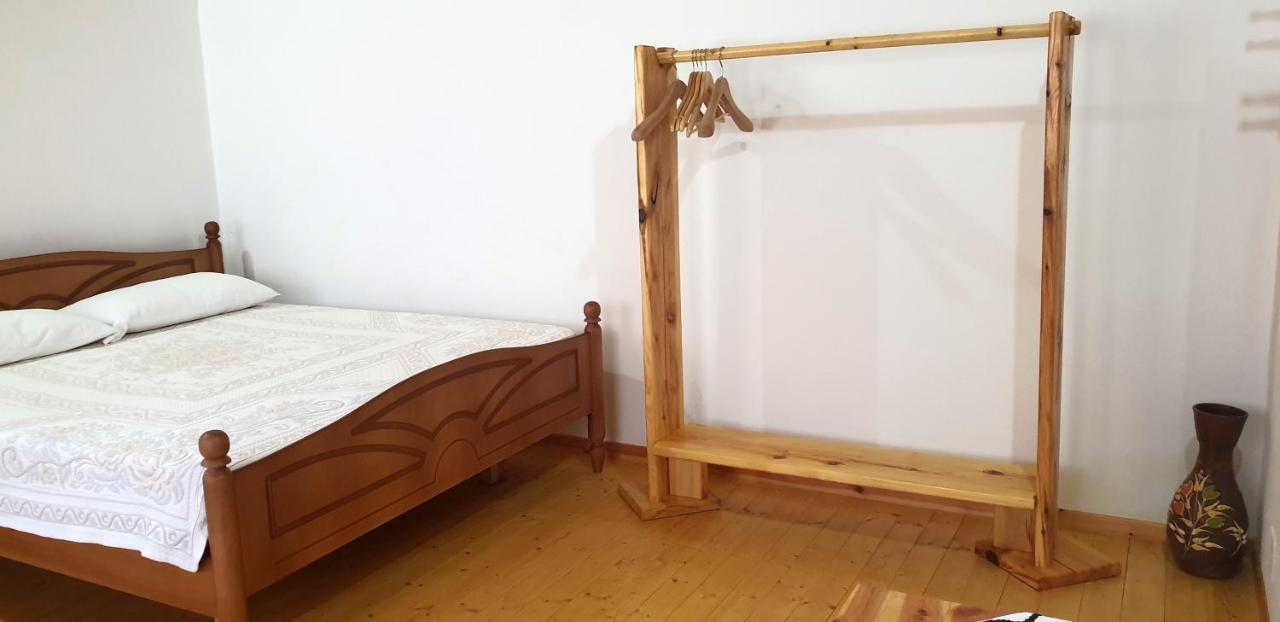 Bujtina Peshtan Guesthouse&Camping Tepelene Eksteriør billede