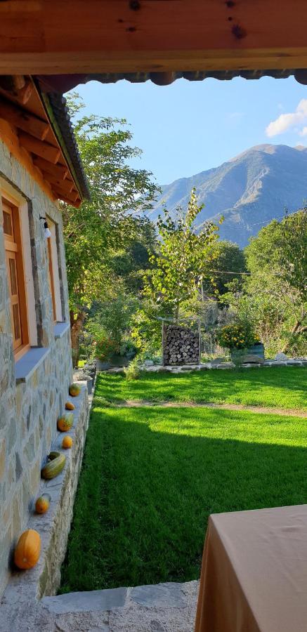 Bujtina Peshtan Guesthouse&Camping Tepelene Eksteriør billede