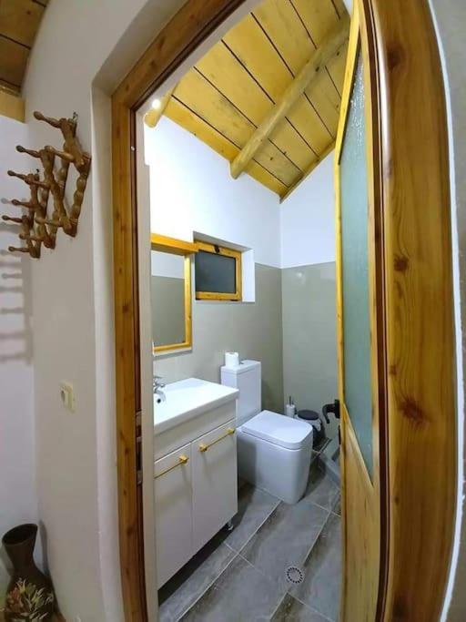 Bujtina Peshtan Guesthouse&Camping Tepelene Eksteriør billede