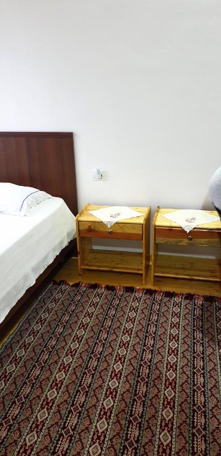 Bujtina Peshtan Guesthouse&Camping Tepelene Eksteriør billede