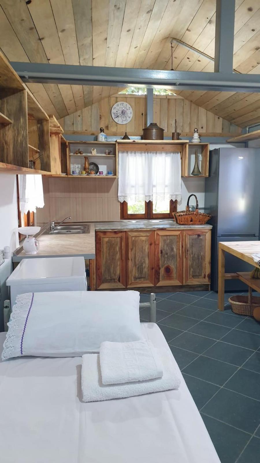 Bujtina Peshtan Guesthouse&Camping Tepelene Eksteriør billede